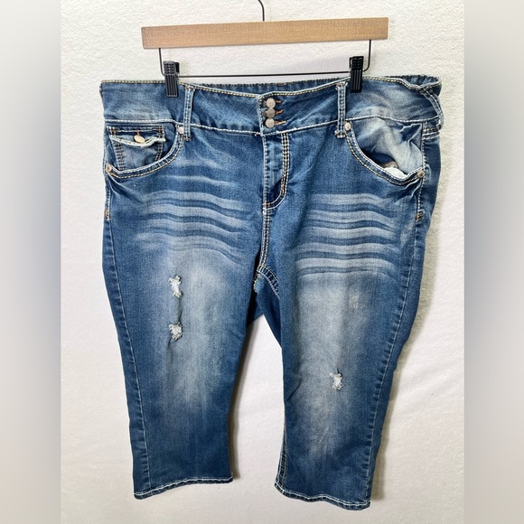 Reign Distressed Capri Jeans Pants Womens 22W Plus Stretch Cute Summer Blue 2092 - Picture 1 of 9